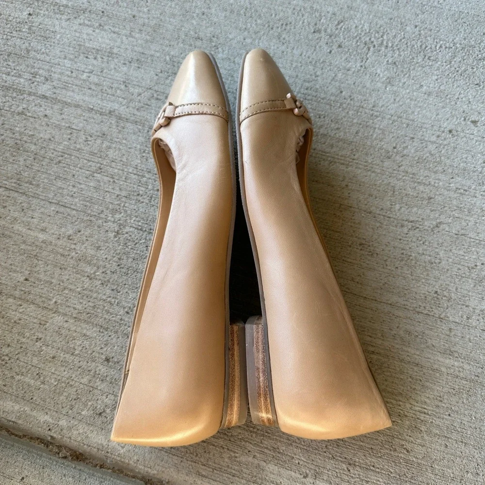 Trotters Womens Beige Leather‎ Chain Detail Square Loafers Ballet Flats 7 Wide